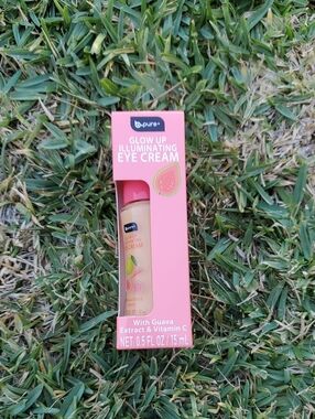 B Pure Glow Up Illuminating Eye Cream With  Guava Extract Vitamin C